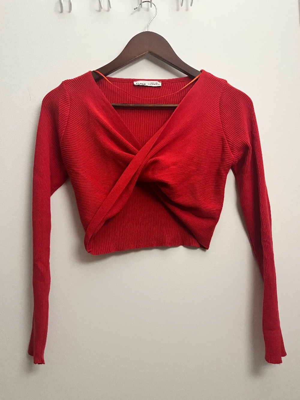 Pull & Bear Red Twist-Front Long Sleeve Crop Top